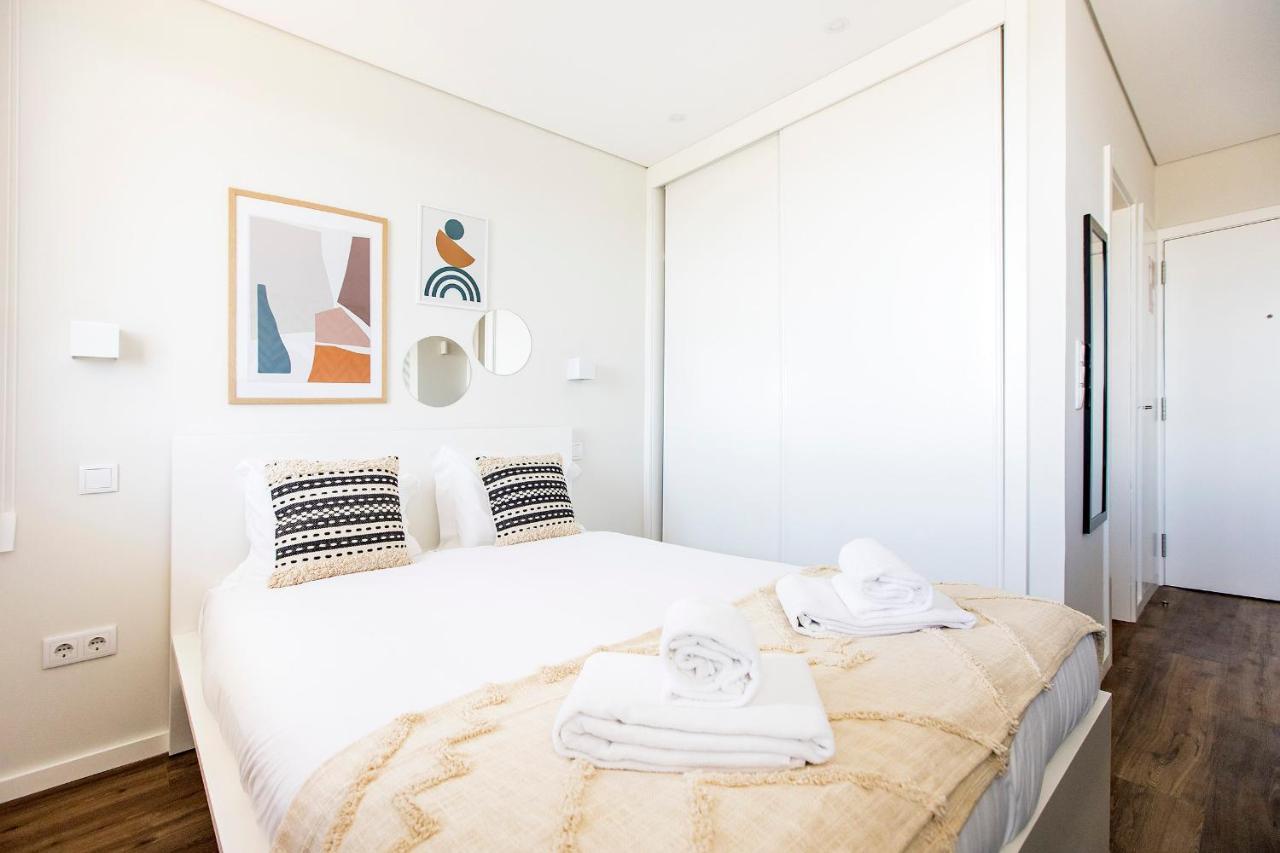 Elegant Studio W/ Ac & Balcony By Lovelystay Porto Exterior foto