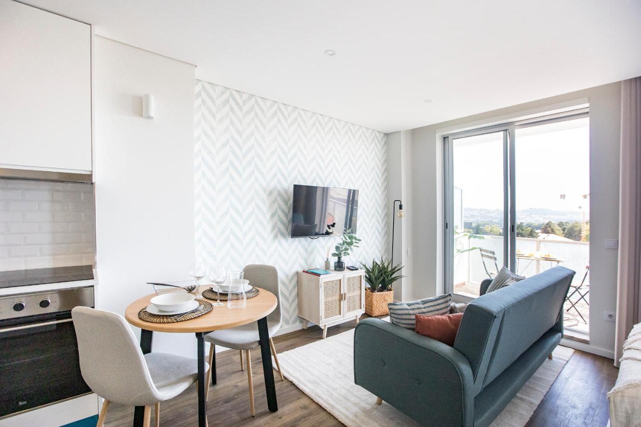Elegant Studio W/ Ac & Balcony By Lovelystay Porto Exterior foto