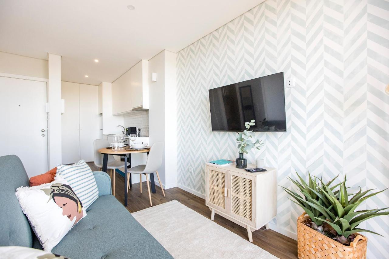 Elegant Studio W/ Ac & Balcony By Lovelystay Porto Exterior foto