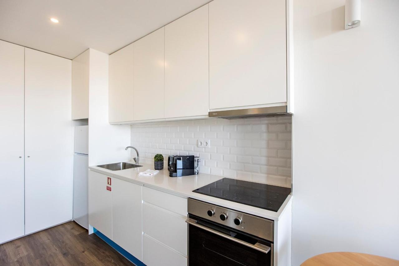 Elegant Studio W/ Ac & Balcony By Lovelystay Porto Exterior foto